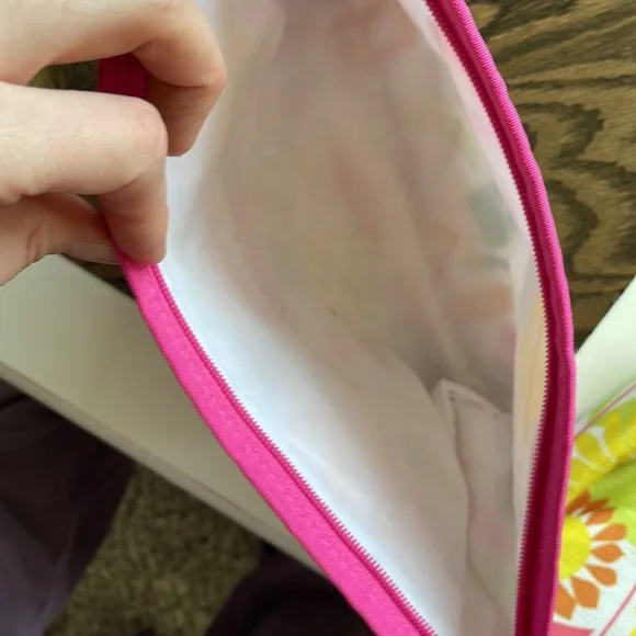 Lot of five make up bags! - Picture 13 of 15